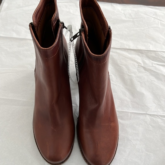 Frye Addie Double Zip Leather Booties - Picture 13 of 16